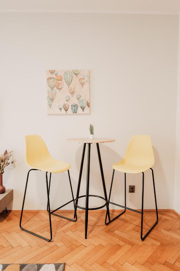 Apartamento Elegant Studio, 400M From The Square Plzeň Exterior foto
